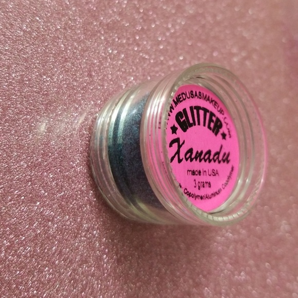 ⭐XANADU Medusa Makeup Glitter Pot NWT - Picture 4 of 6